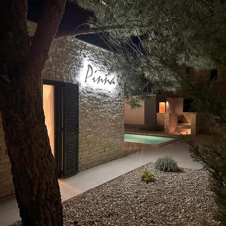 Pinna Villa *